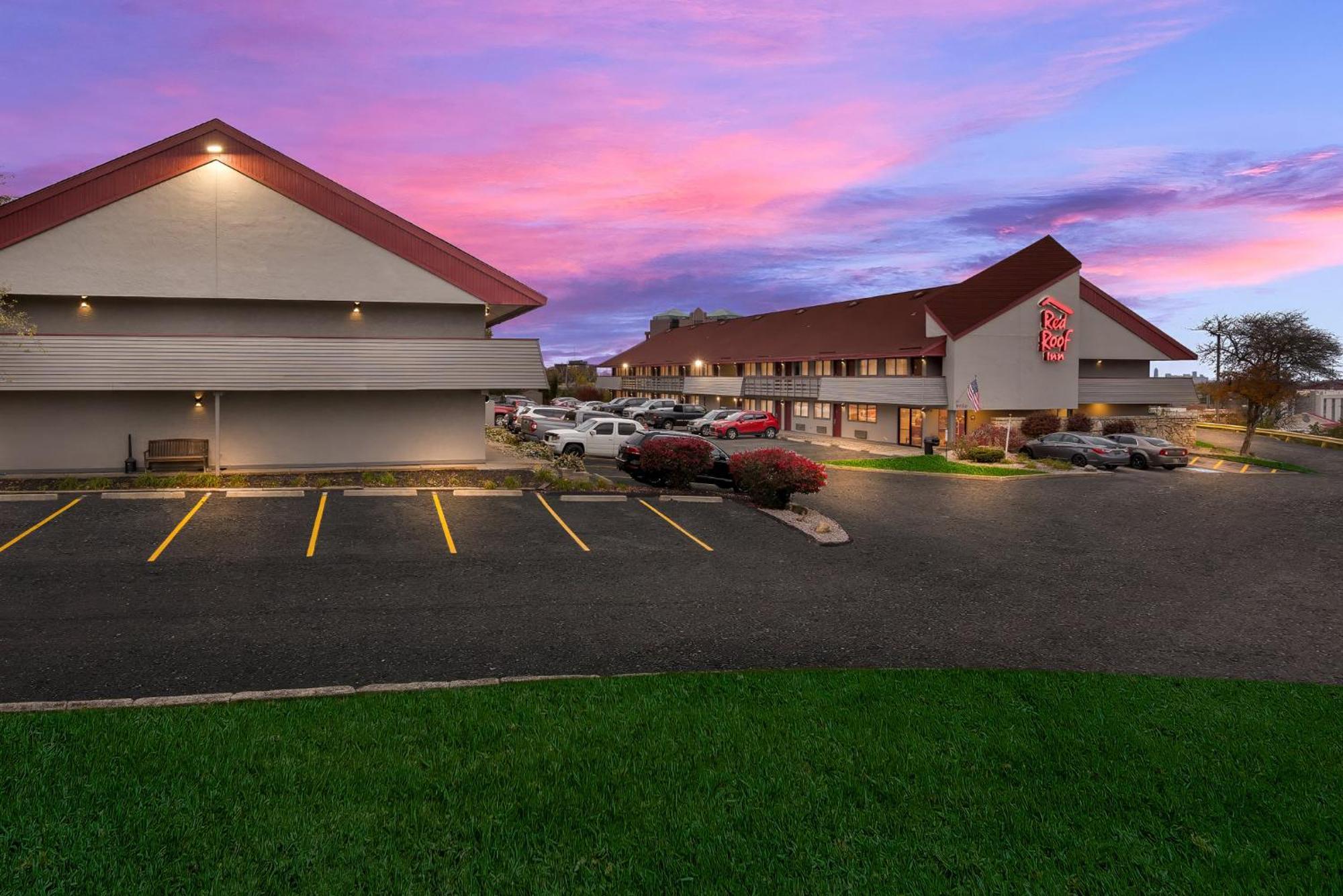 Red Roof Inn Cleveland - Independence Exterior photo